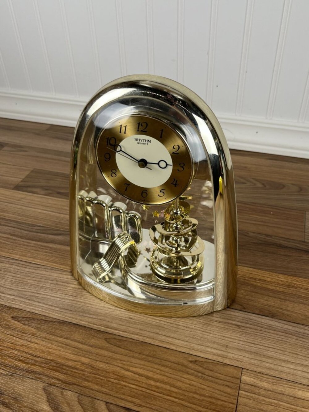 Rhythm Quartz 4SG607 Anniversary Mantel Clock Rotating Pendulum Japan READ - Picture 2 of 9